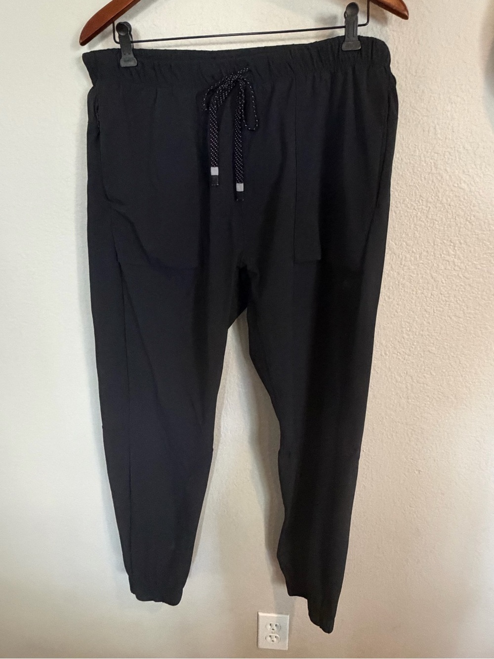 Fabletics Men's Black Drawstring Jogger Pants XL
